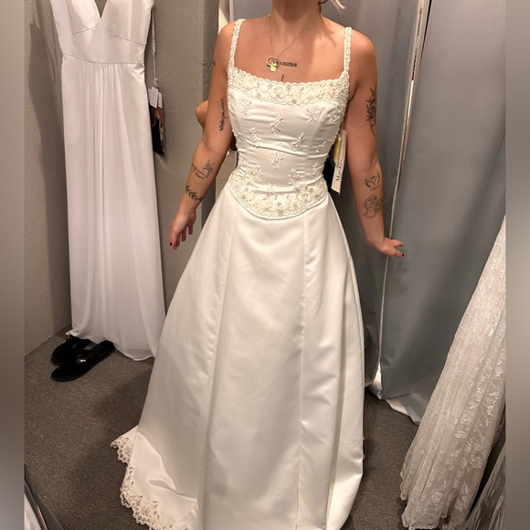MORILEE wedding dress - Picture 2 of 3